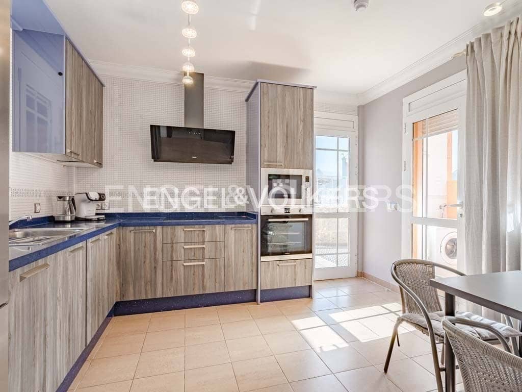 4 soveværelse Villa til salg i Los Cristianos - € 775.000 (Ref: 8238383)