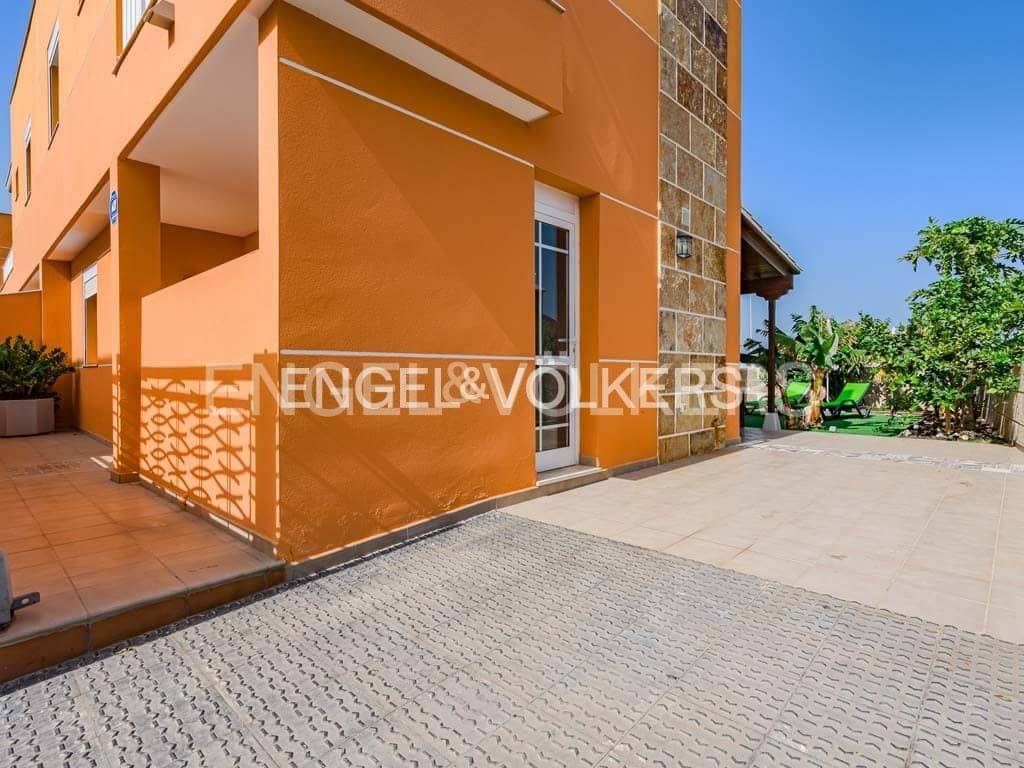 4 soveværelse Villa til salg i Los Cristianos - € 775.000 (Ref: 8238383)