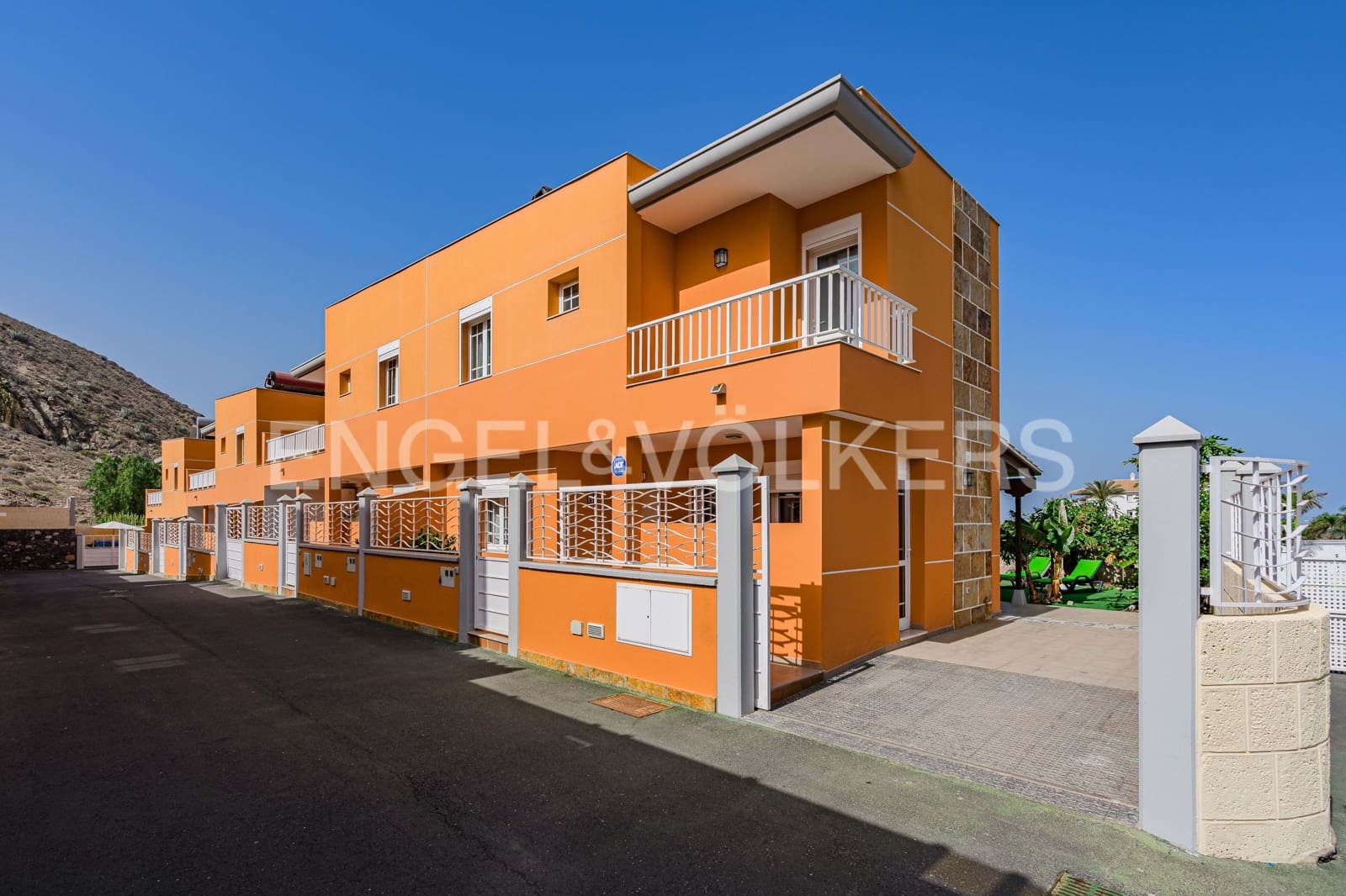 4 soveværelse Villa til salg i Los Cristianos - € 775.000 (Ref: 8238383)