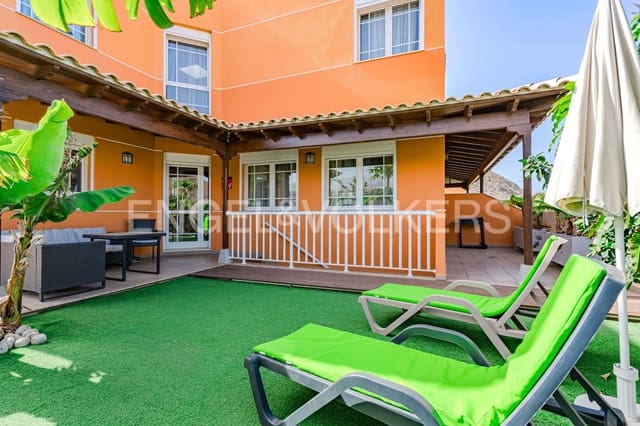 4 makuuhuone Huvila myytävänä paikassa Los Cristianos, Arona - 775 000 € (Ref: 8238383)