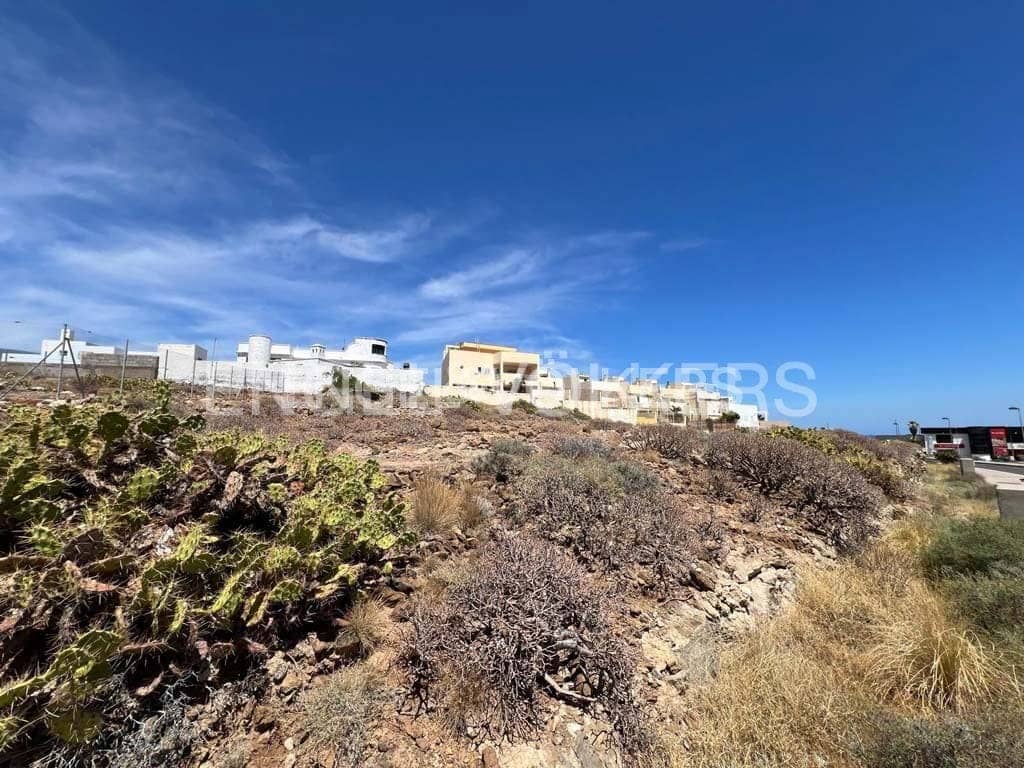 Grunde uden byggetilladelser til salg i Poris de Abona - € 290.000 (Ref: 8249875)