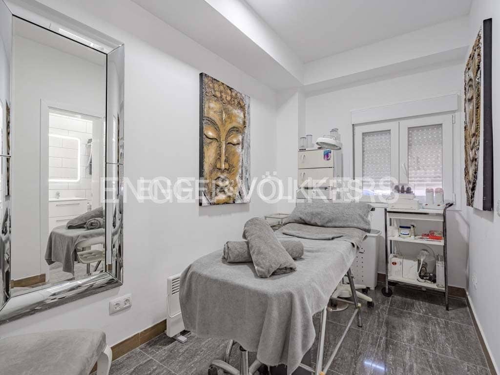 6 sypialnia Willa na sprzedaż w San Eugenio z basenem garażem - 1 995 000 € (Ref: 8288951)