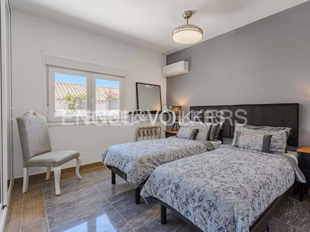 6 sypialnia Willa na sprzedaż w San Eugenio z basenem garażem - 1 995 000 € (Ref: 8288951)