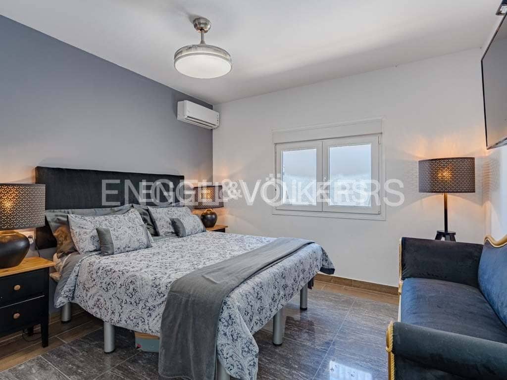 6 sypialnia Willa na sprzedaż w San Eugenio z basenem garażem - 1 995 000 € (Ref: 8288951)