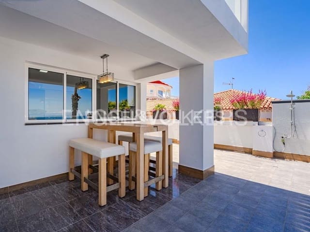 6 soverom Villa til salgs i San Eugenio, Adeje med svømmebasseng garasje - € 1 995 000 (Ref: 8288951)