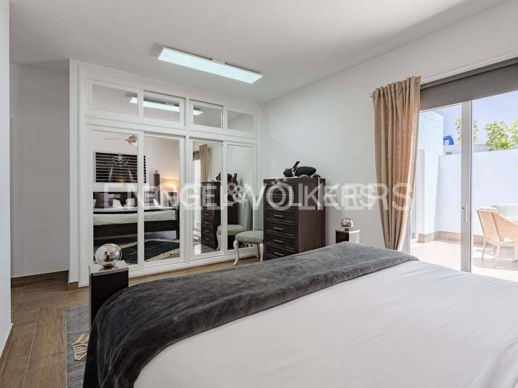 6 sypialnia Willa na sprzedaż w San Eugenio z basenem garażem - 1 995 000 € (Ref: 8288951)