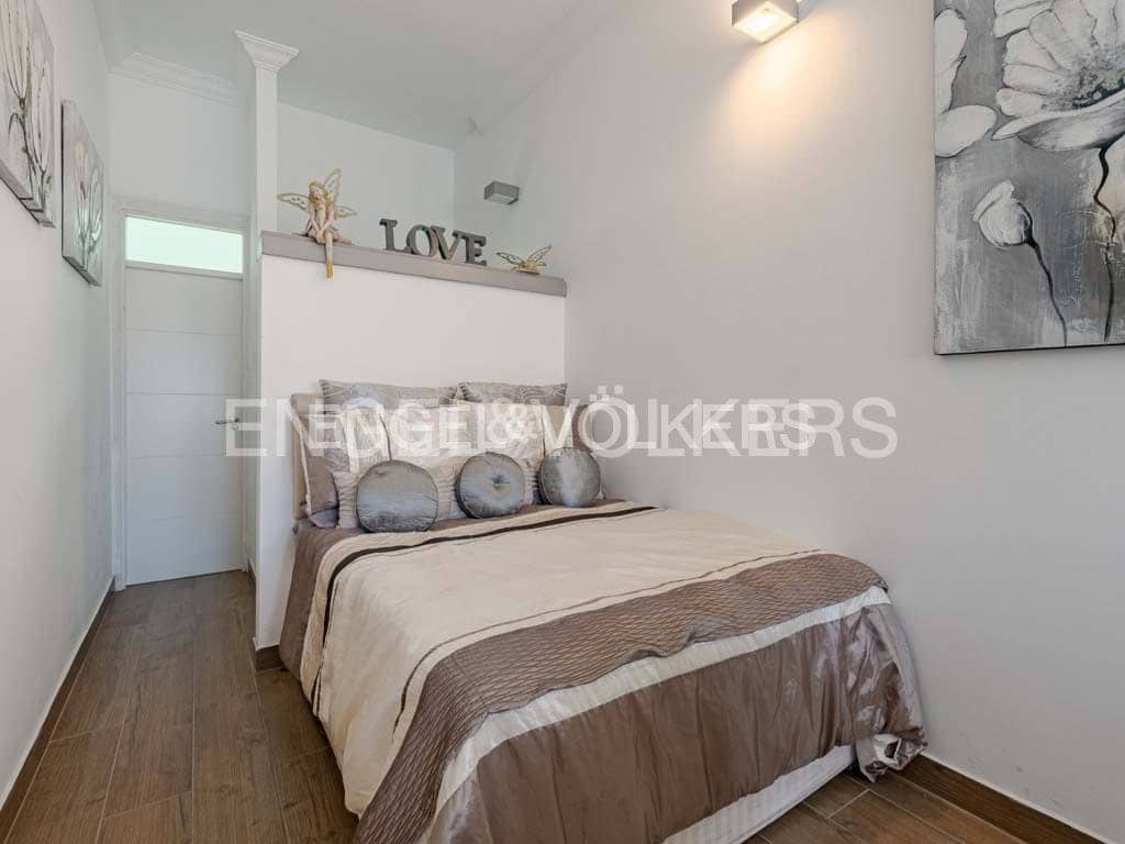 6 sypialnia Willa na sprzedaż w San Eugenio z basenem garażem - 1 995 000 € (Ref: 8288951)