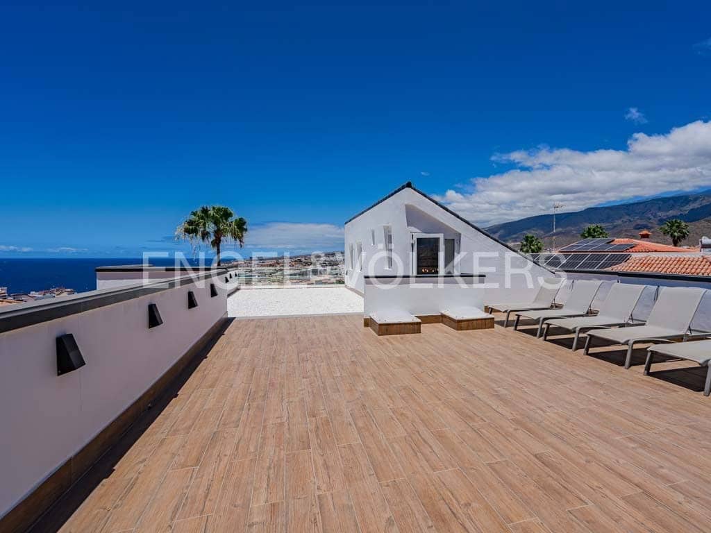 6 Zimmer Villa zu verkaufen in San Eugenio mit Pool Garage - 1.995.000 € (Ref: 8288951)
