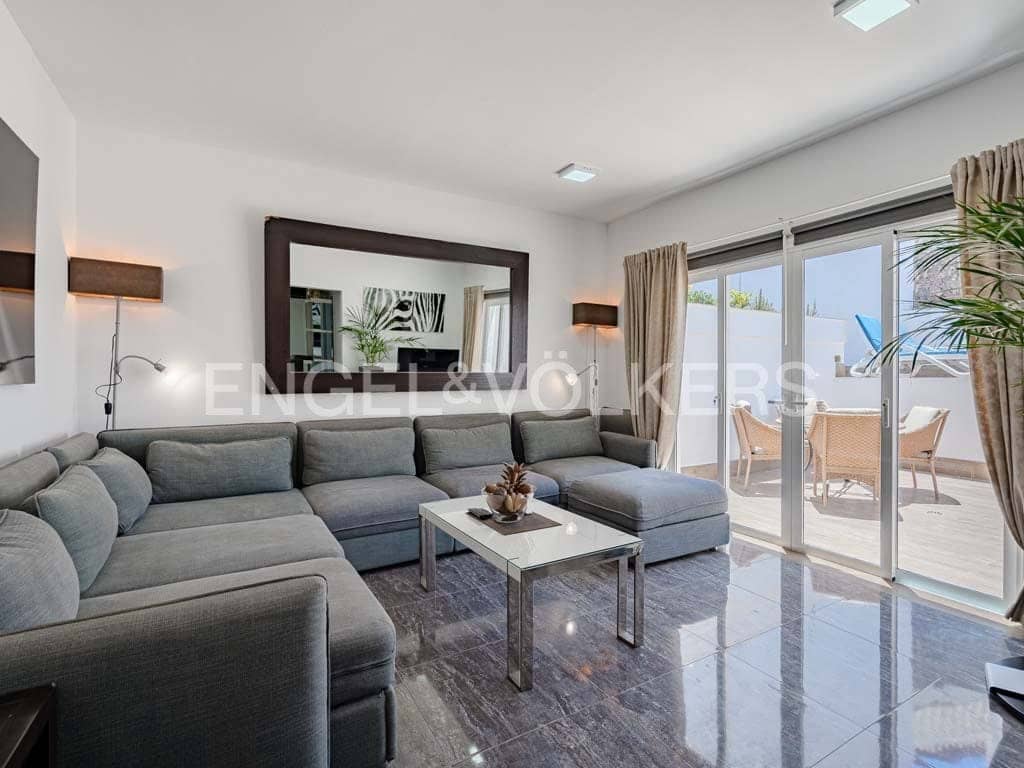 6 Zimmer Villa zu verkaufen in San Eugenio mit Pool Garage - 1.995.000 € (Ref: 8288951)