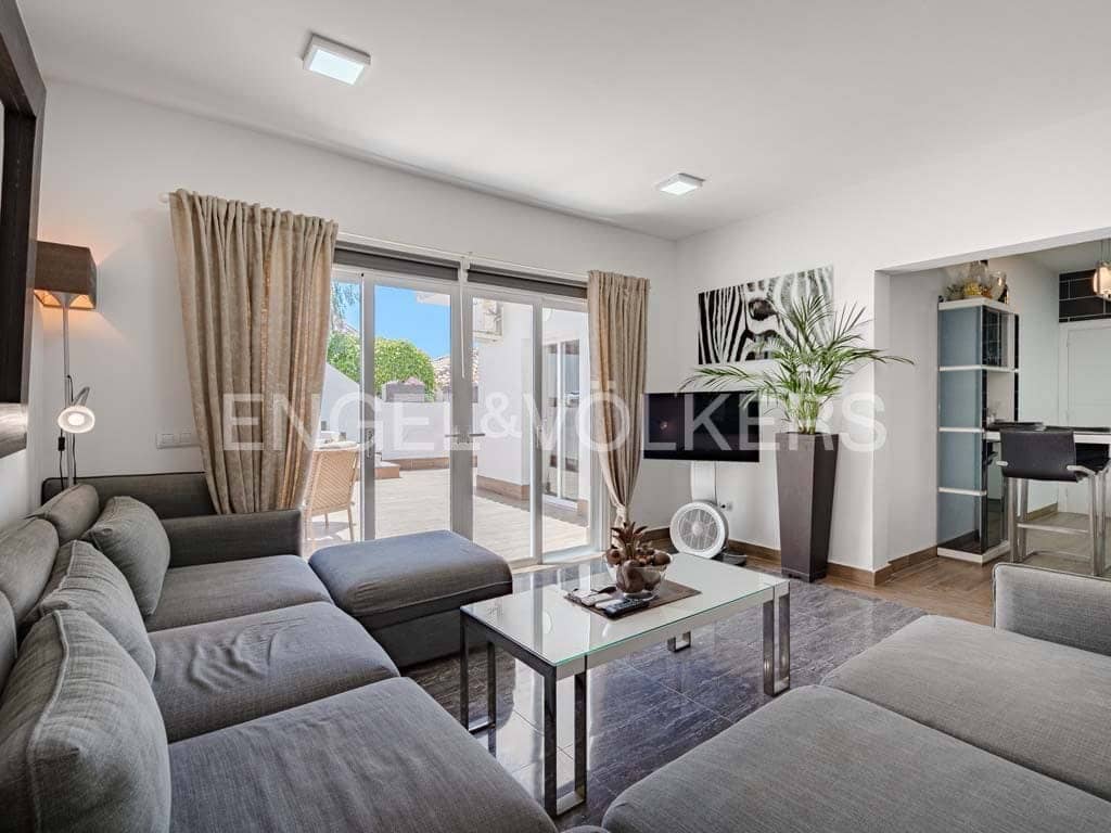 6 Zimmer Villa zu verkaufen in San Eugenio mit Pool Garage - 1.995.000 € (Ref: 8288951)