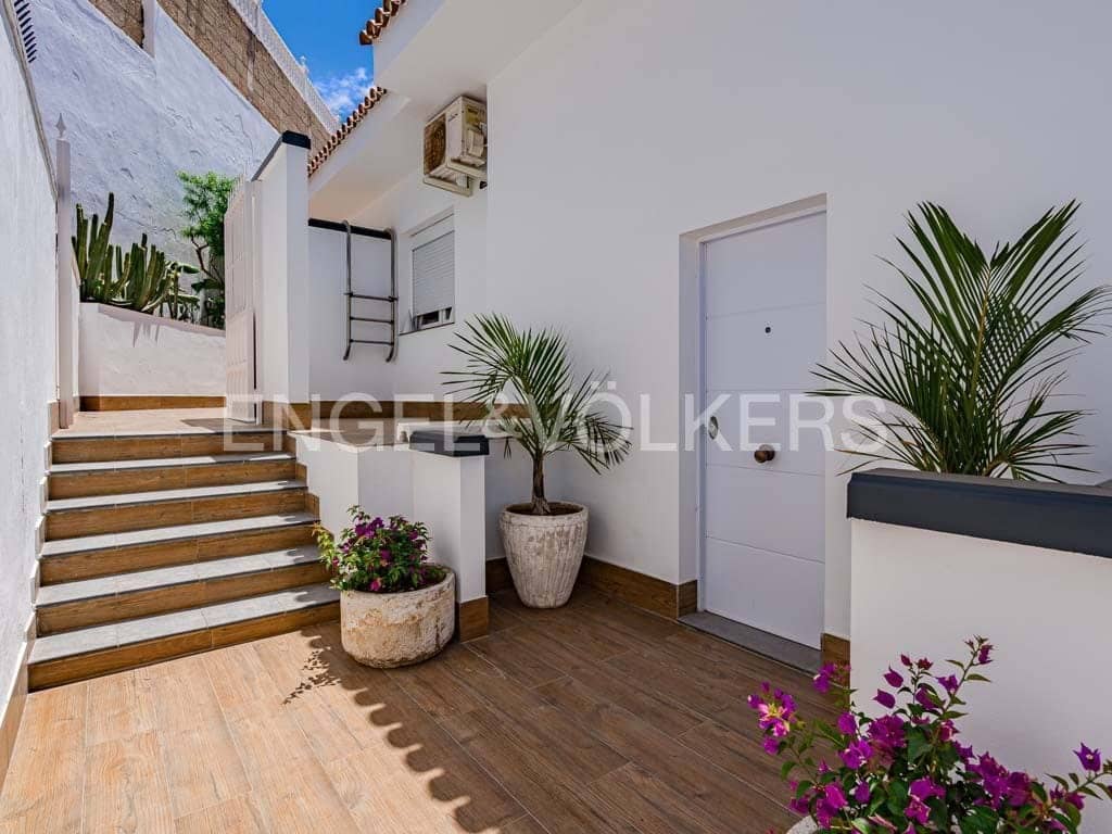 6 Zimmer Villa zu verkaufen in San Eugenio mit Pool Garage - 1.995.000 € (Ref: 8288951)