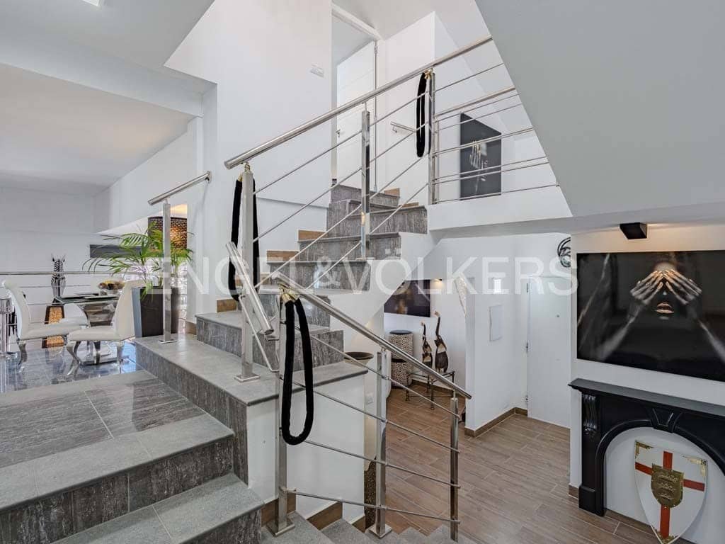 6 Zimmer Villa zu verkaufen in San Eugenio mit Pool Garage - 1.995.000 € (Ref: 8288951)