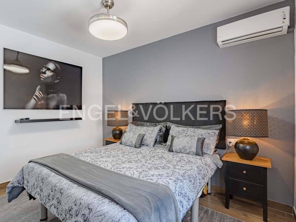 6 Zimmer Villa zu verkaufen in San Eugenio mit Pool Garage - 1.995.000 € (Ref: 8288951)