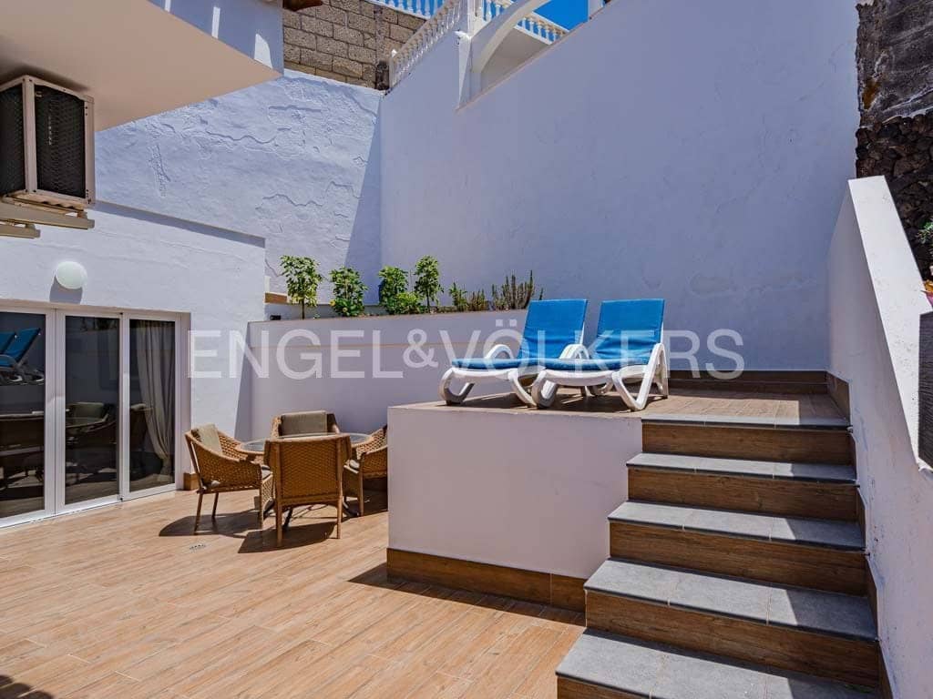 6 Zimmer Villa zu verkaufen in San Eugenio mit Pool Garage - 1.995.000 € (Ref: 8288951)