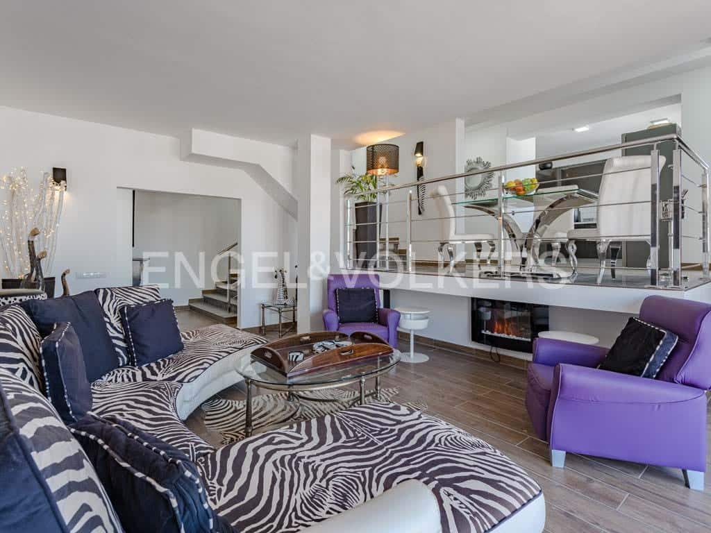 6 Zimmer Villa zu verkaufen in San Eugenio mit Pool Garage - 1.995.000 € (Ref: 8288951)