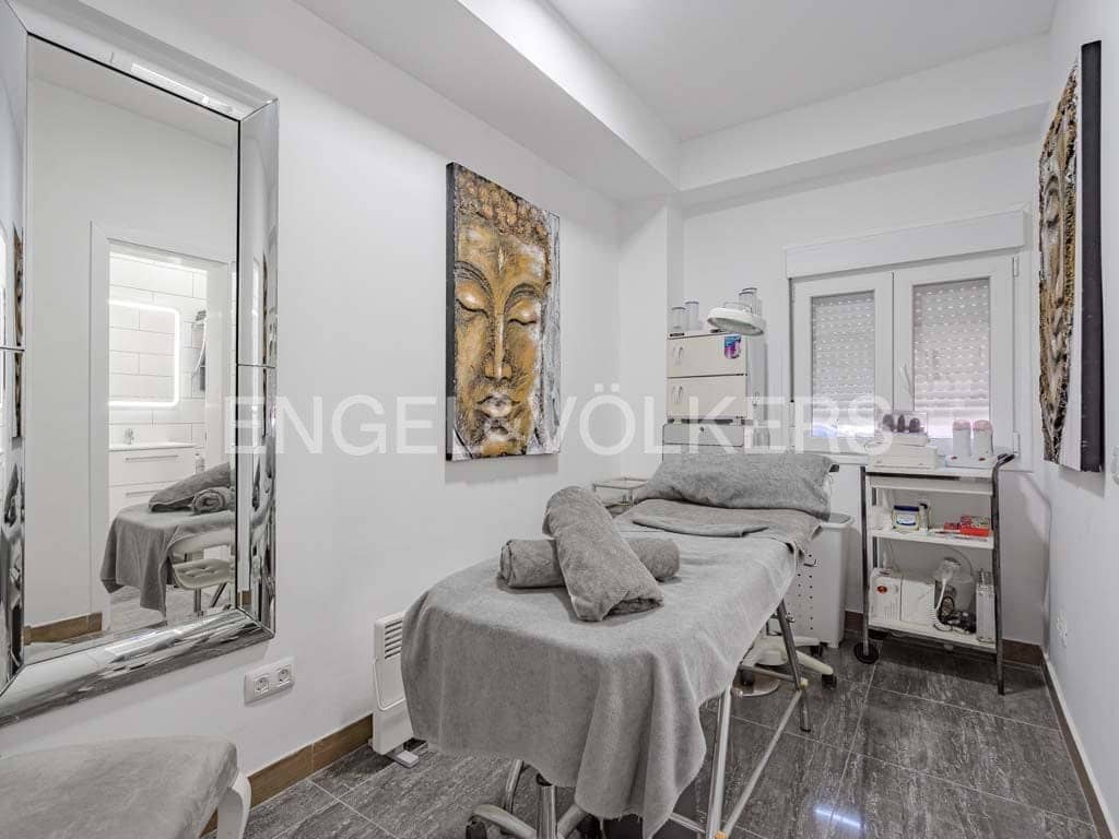 6 Zimmer Villa zu verkaufen in San Eugenio mit Pool Garage - 1.995.000 € (Ref: 8288951)