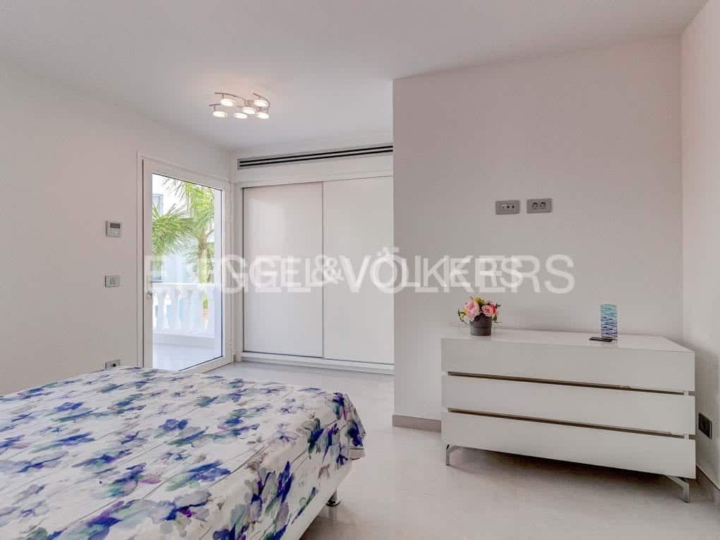 3 soveværelse Villa til salg i Adeje med swimmingpool - € 1.400.000 (Ref: 8304549)