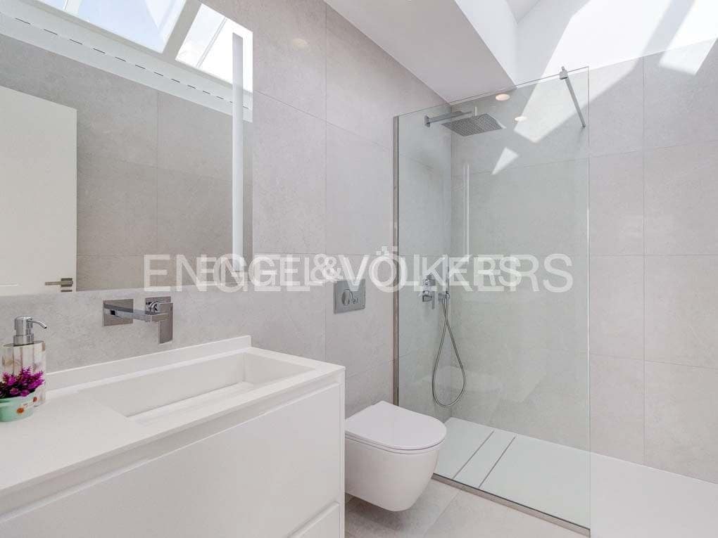 3 soveværelse Villa til salg i Adeje med swimmingpool - € 1.400.000 (Ref: 8304549)