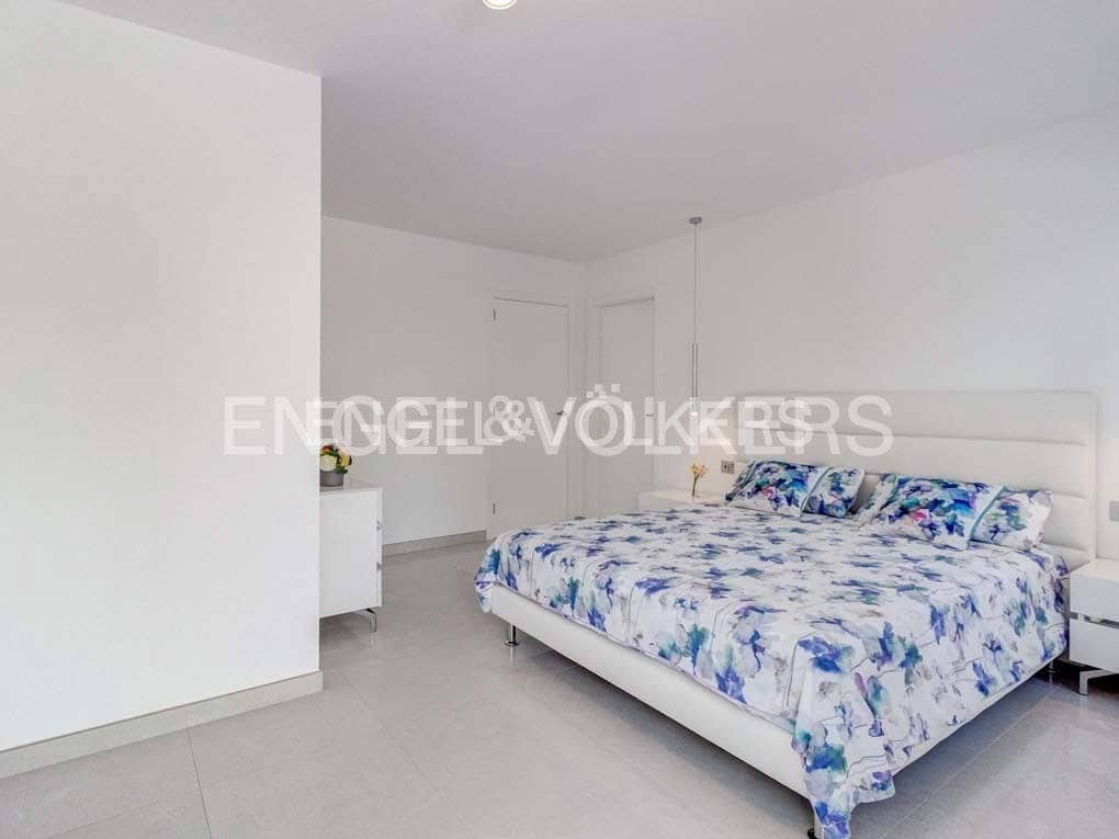 3 soveværelse Villa til salg i Adeje med swimmingpool - € 1.400.000 (Ref: 8304549)