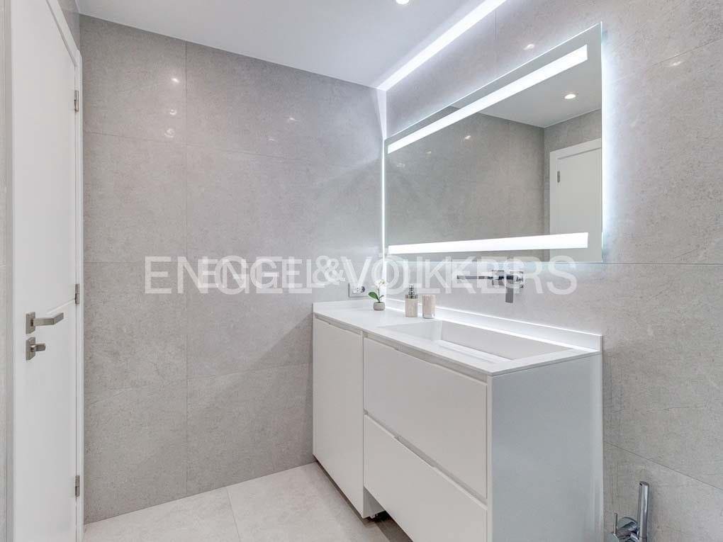 3 soveværelse Villa til salg i Adeje med swimmingpool - € 1.400.000 (Ref: 8304549)