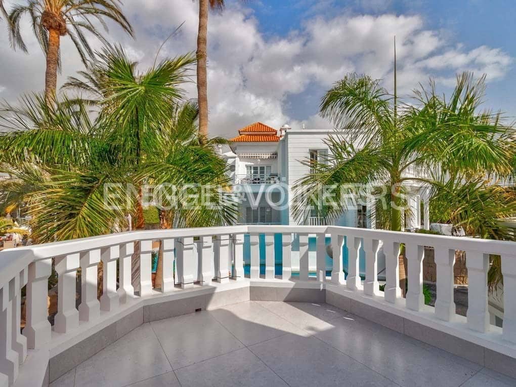 3 soveværelse Villa til salg i Adeje med swimmingpool - € 1.400.000 (Ref: 8304549)