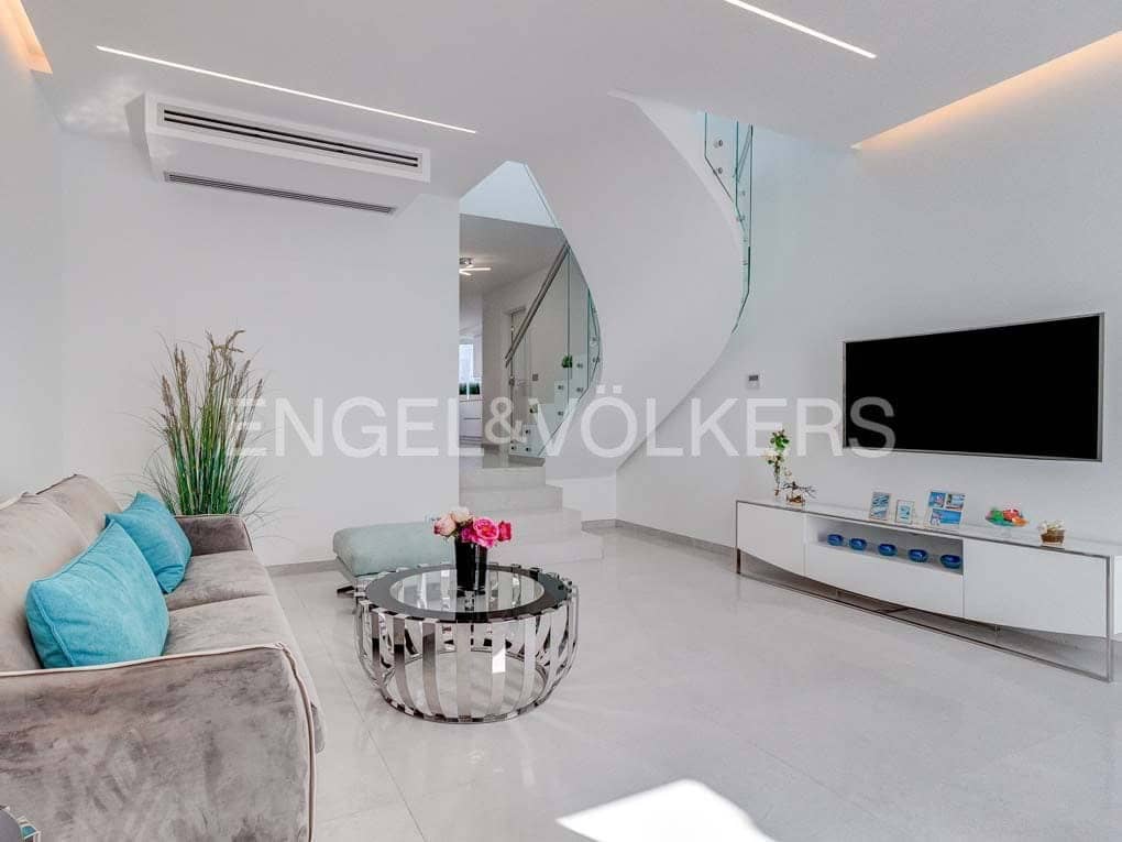 3 bedroom Villa for sale in Adeje with pool - € 1,400,000 (Ref: 8304549)