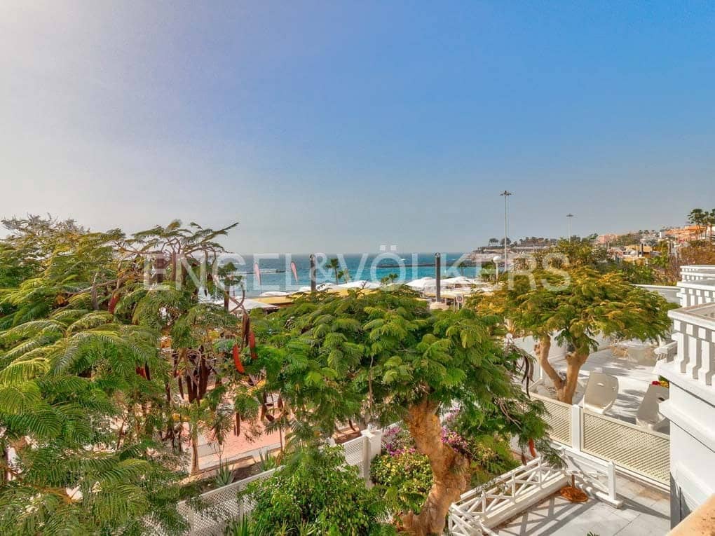 3 bedroom Villa for sale in Adeje with pool - € 1,400,000 (Ref: 8304549)