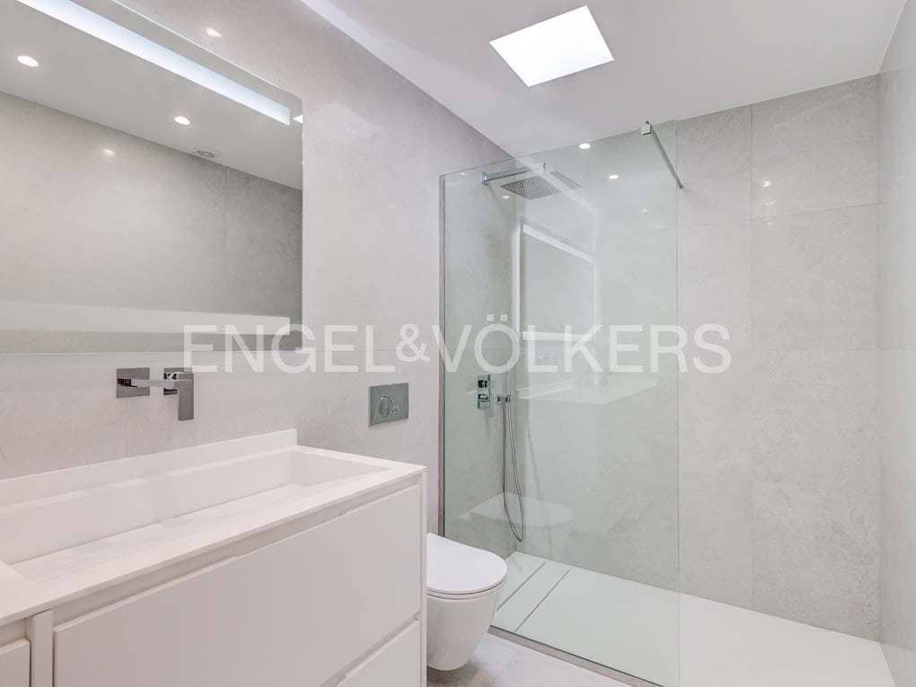 3 bedroom Villa for sale in Adeje with pool - € 1,400,000 (Ref: 8304549)