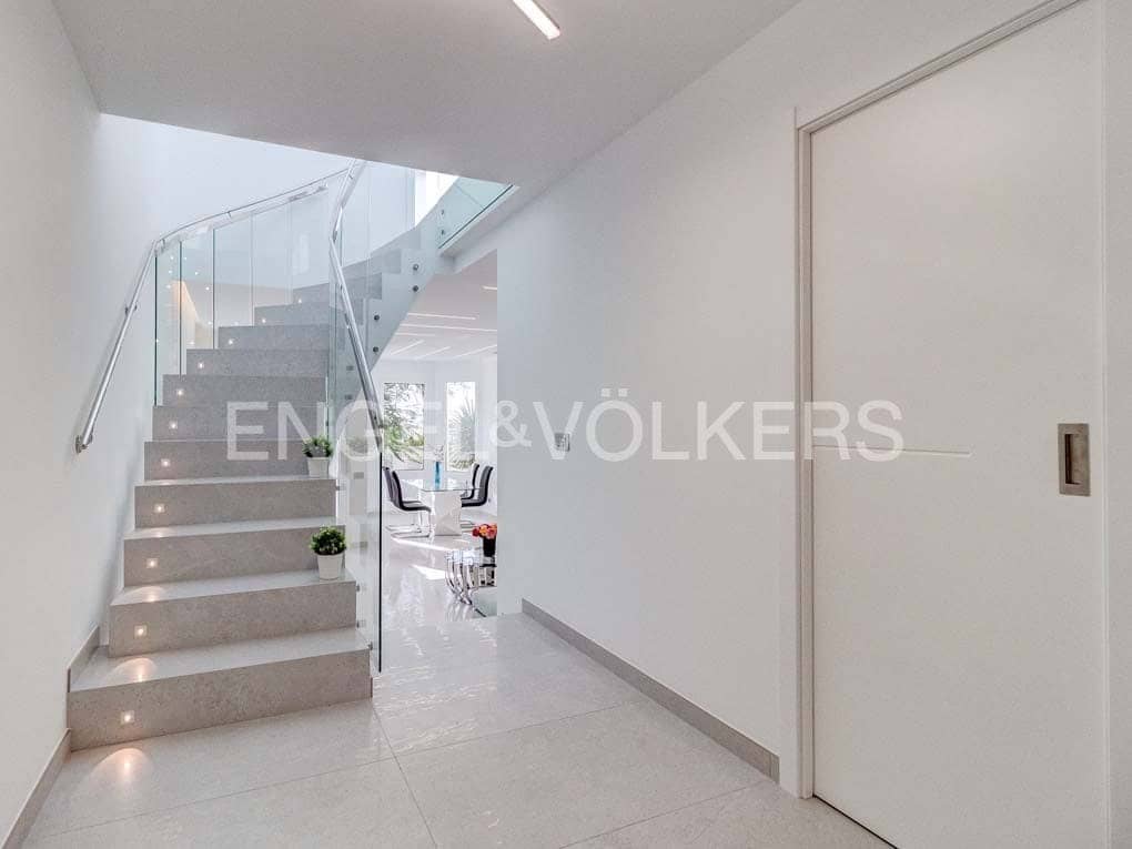 3 bedroom Villa for sale in Adeje with pool - € 1,400,000 (Ref: 8304549)