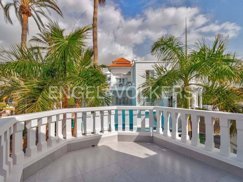 3 bedroom Villa for sale in Adeje with pool - € 1,400,000 (Ref: 8304549)