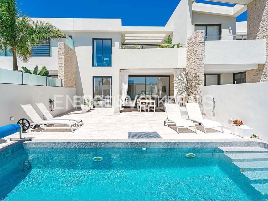 Chalet de 3 habitaciones en Costa Adeje en venta con piscina garaje - 1.395.000 € (Ref: 8354598)