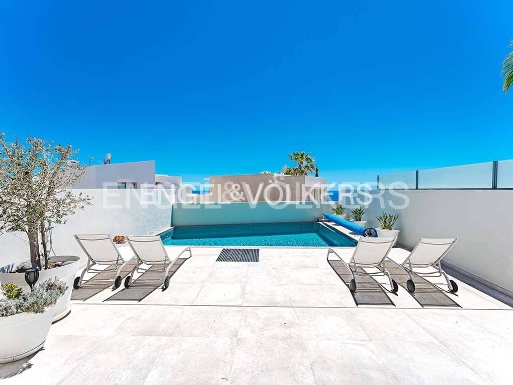 Chalet de 3 habitaciones en Costa Adeje en venta con piscina garaje - 1.395.000 € (Ref: 8354598)