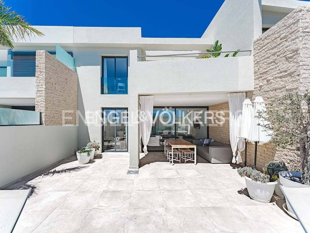 Chalet de 3 habitaciones en Costa Adeje en venta con piscina garaje - 1.395.000 € (Ref: 8354598)