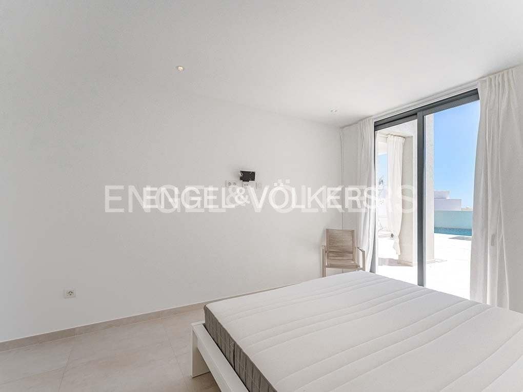 Chalet de 3 habitaciones en Costa Adeje en venta con piscina garaje - 1.395.000 € (Ref: 8354598)