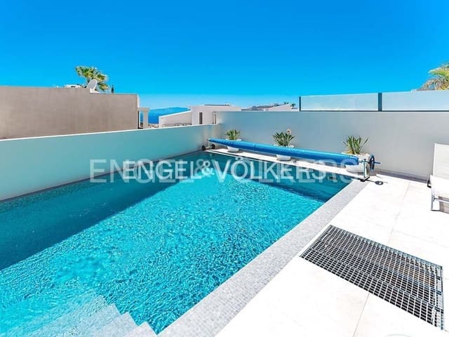 Chalet de 3 habitaciones en Costa Adeje, Adeje en venta con piscina garaje - 1.395.000 € (Ref: 8354598)