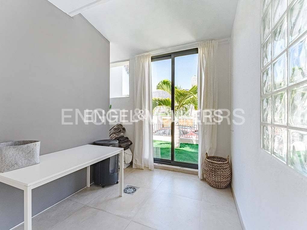 Chalet de 3 habitaciones en Costa Adeje en venta con piscina garaje - 1.395.000 € (Ref: 8354598)