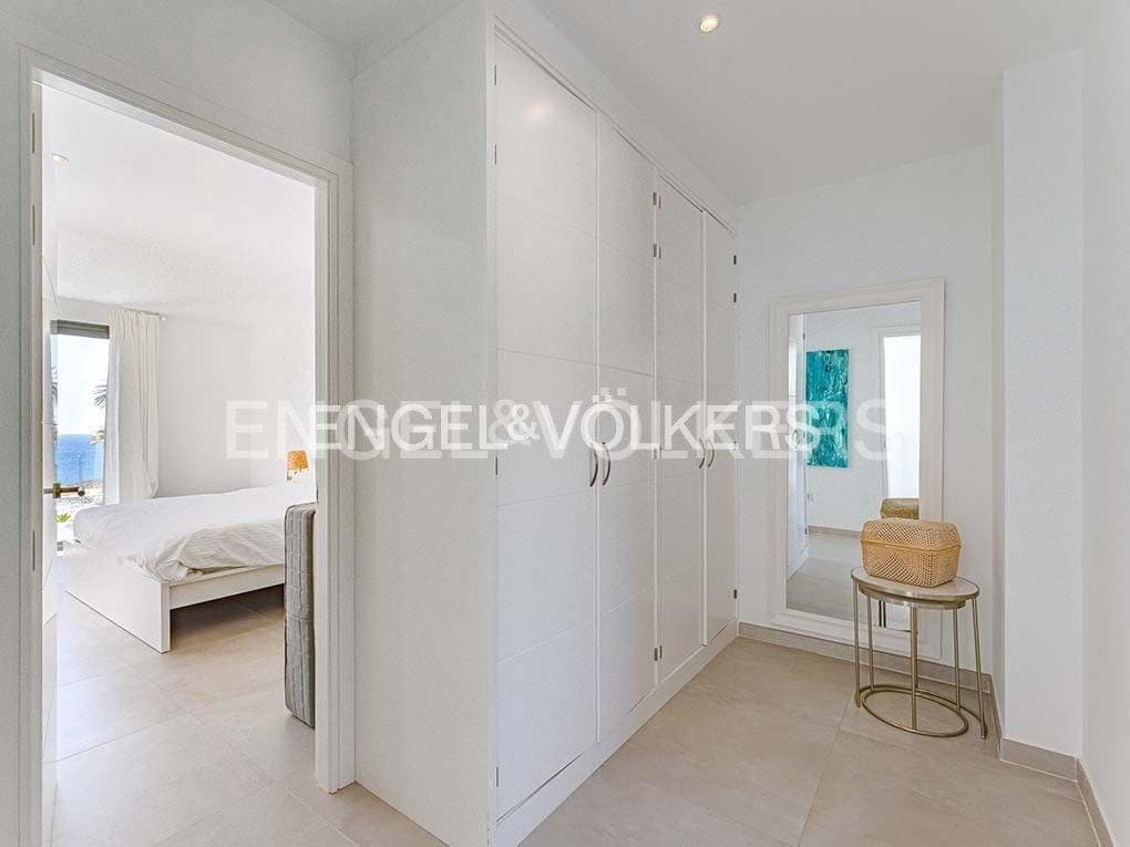 Chalet de 3 habitaciones en Costa Adeje en venta con piscina garaje - 1.395.000 € (Ref: 8354598)