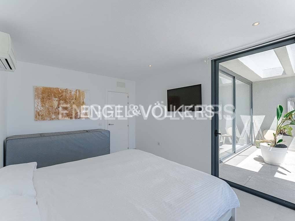 Chalet de 3 habitaciones en Costa Adeje en venta con piscina garaje - 1.395.000 € (Ref: 8354598)