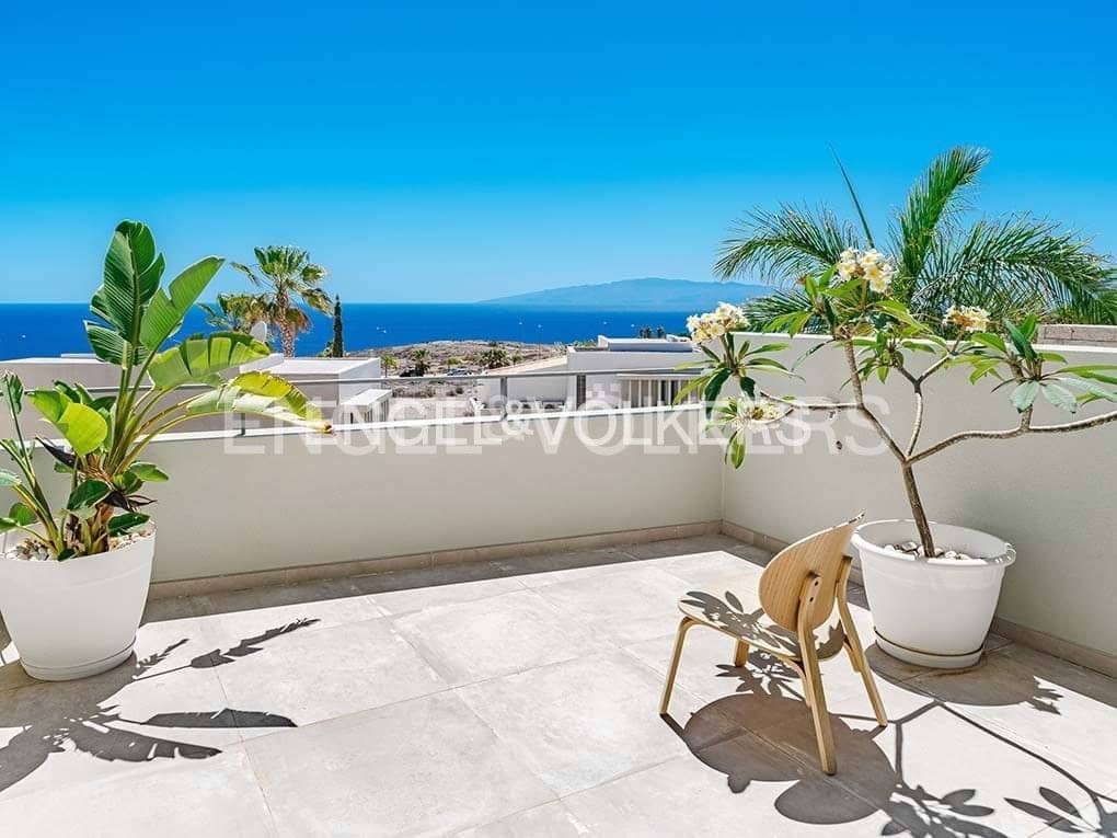 Chalet de 3 habitaciones en Costa Adeje en venta con piscina garaje - 1.395.000 € (Ref: 8354598)