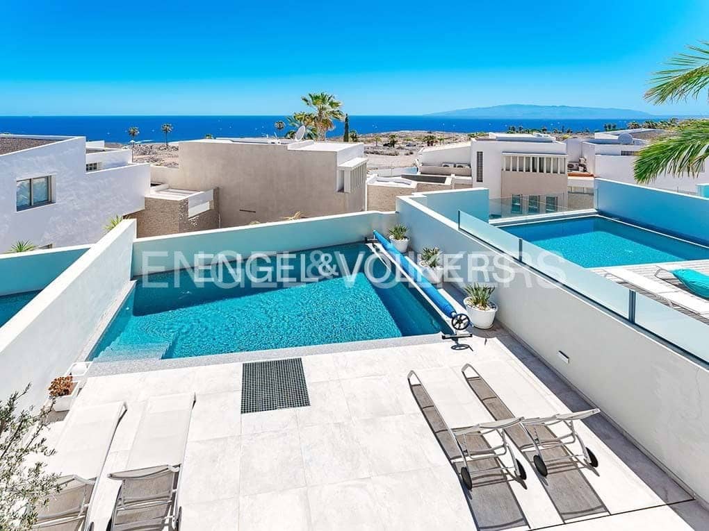 Chalet de 3 habitaciones en Costa Adeje en venta con piscina garaje - 1.395.000 € (Ref: 8354598)