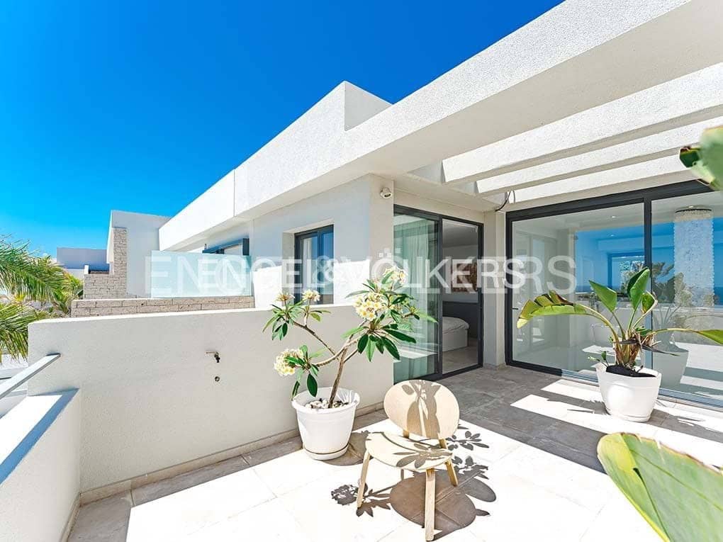 Chalet de 3 habitaciones en Costa Adeje en venta con piscina garaje - 1.395.000 € (Ref: 8354598)