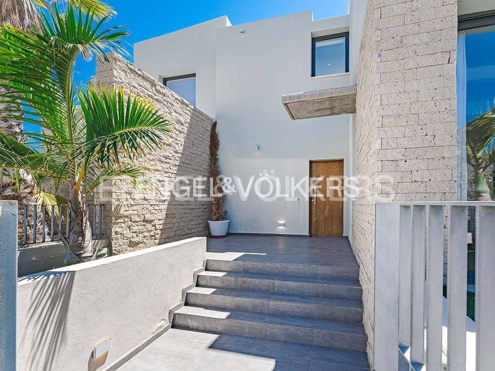 Chalet de 3 habitaciones en Costa Adeje en venta con piscina garaje - 1.395.000 € (Ref: 8354598)