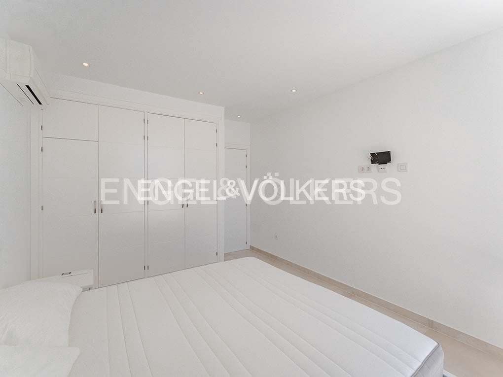 Chalet de 3 habitaciones en Costa Adeje en venta con piscina garaje - 1.395.000 € (Ref: 8354598)