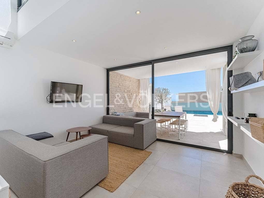 3 bedroom Villa for sale in Costa Adeje with pool garage - € 1,395,000 (Ref: 8354598)