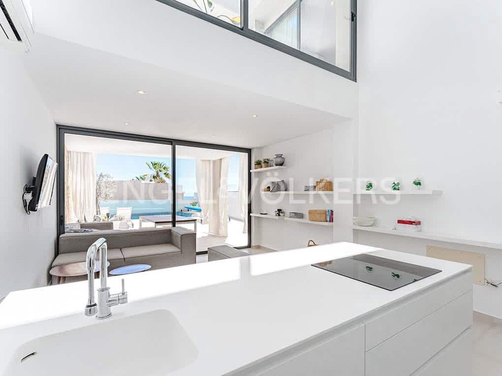 3 bedroom Villa for sale in Costa Adeje with pool garage - € 1,395,000 (Ref: 8354598)