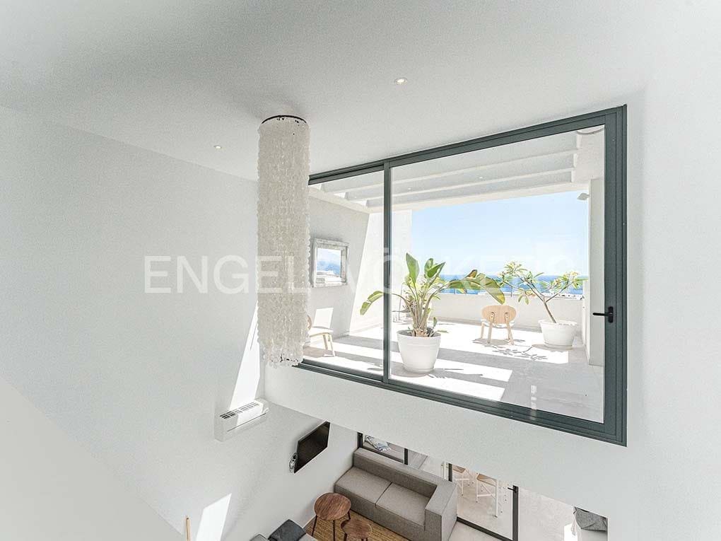 3 bedroom Villa for sale in Costa Adeje with pool garage - € 1,395,000 (Ref: 8354598)