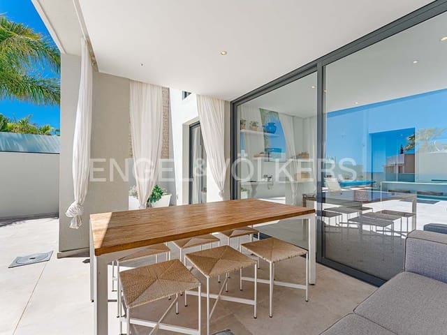 3 chambre Villa/Maison à vendre à Costa Adeje, Adeje avec piscine garage - 1 395 000 € (Ref: 8354598)