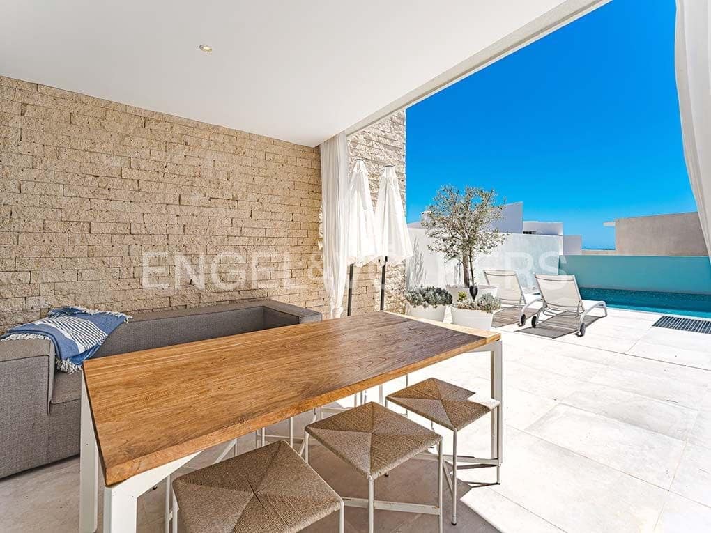 3 bedroom Villa for sale in Costa Adeje with pool garage - € 1,395,000 (Ref: 8354598)