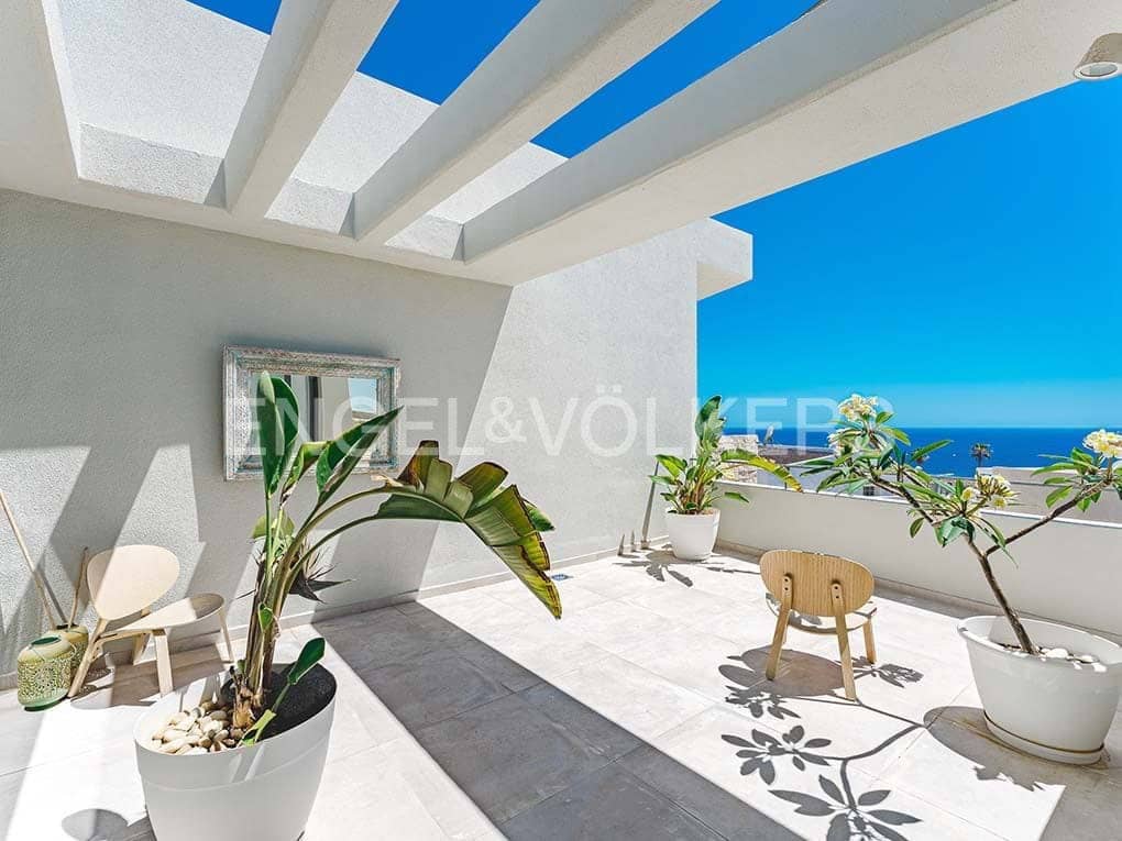 3 bedroom Villa for sale in Costa Adeje with pool garage - € 1,395,000 (Ref: 8354598)