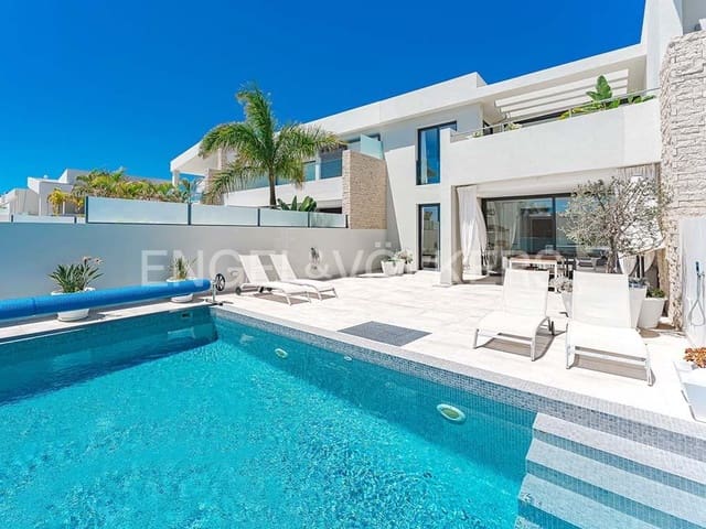 3 chambre Villa/Maison à vendre à Costa Adeje, Adeje avec piscine garage - 1 395 000 € (Ref: 8354598)
